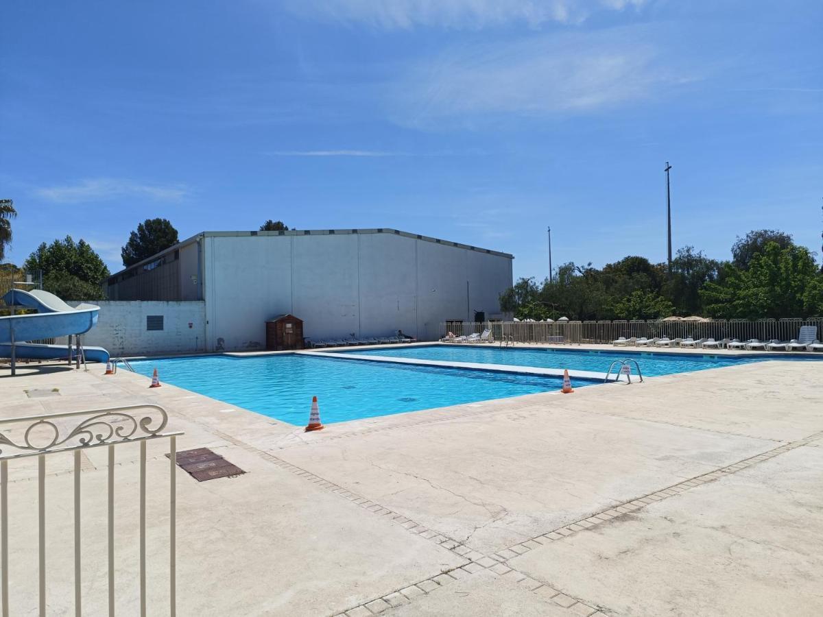 T2, climatisé, piscines, près de la mer La Londe-les-Maures Extérieur photo